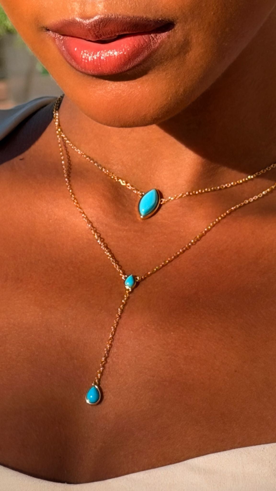 THE 3 SEAS - aqua blue / wave II necklace