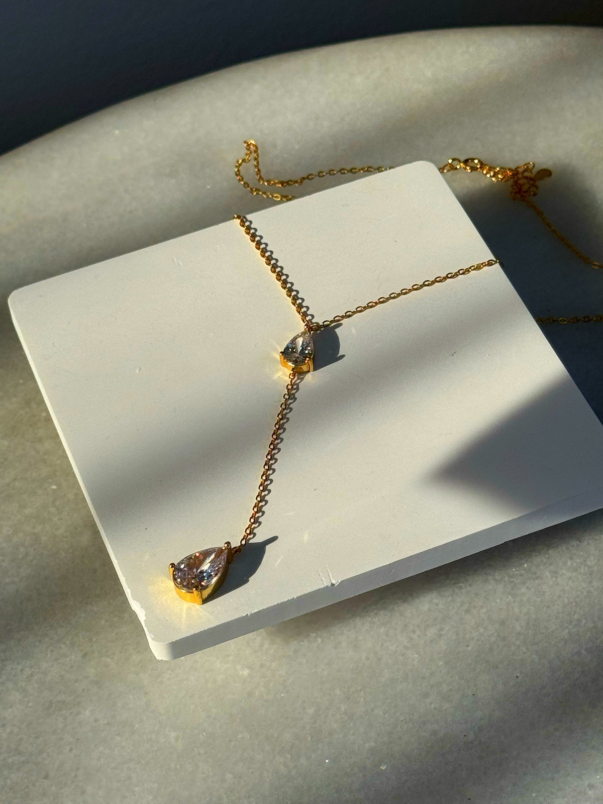 Nyla Teardrop Necklace – Gold