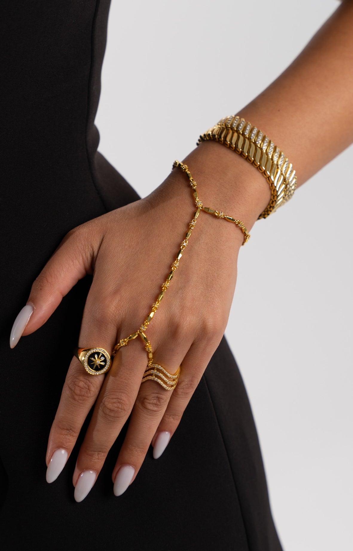 Sunset sand Gold- hand chain