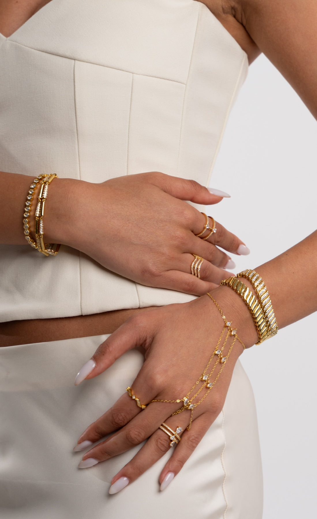Capri Gold Handchain