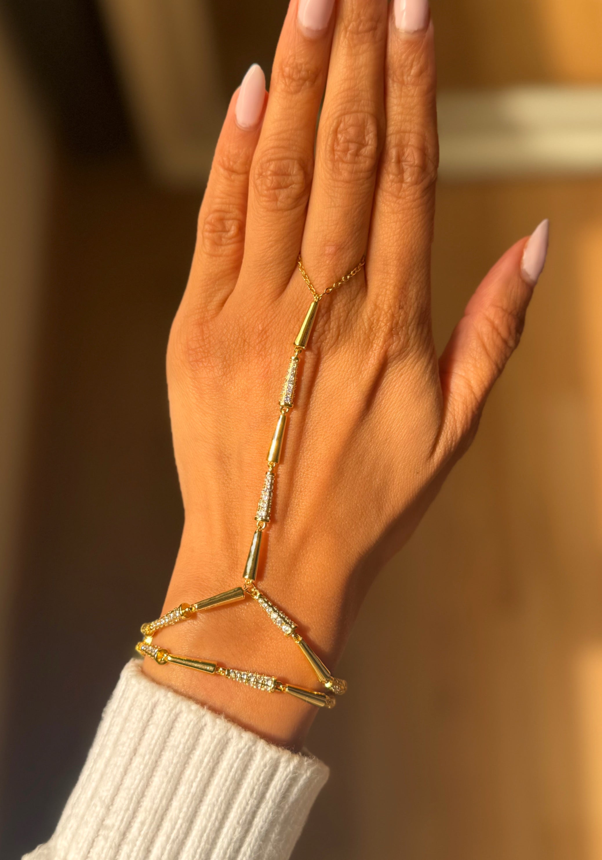 Amalfi hand chain Gold